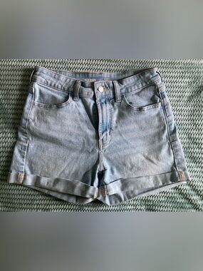 Old Navy Light Blue Denim Rolled-Hem Women's Shorts